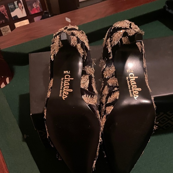 CHARLES by Charles David bring unexpected flash to a timeless profile. - Picture 5 of 7